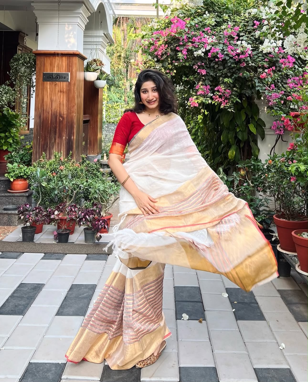 Off-White Linen with Golden Zari Border  Saree